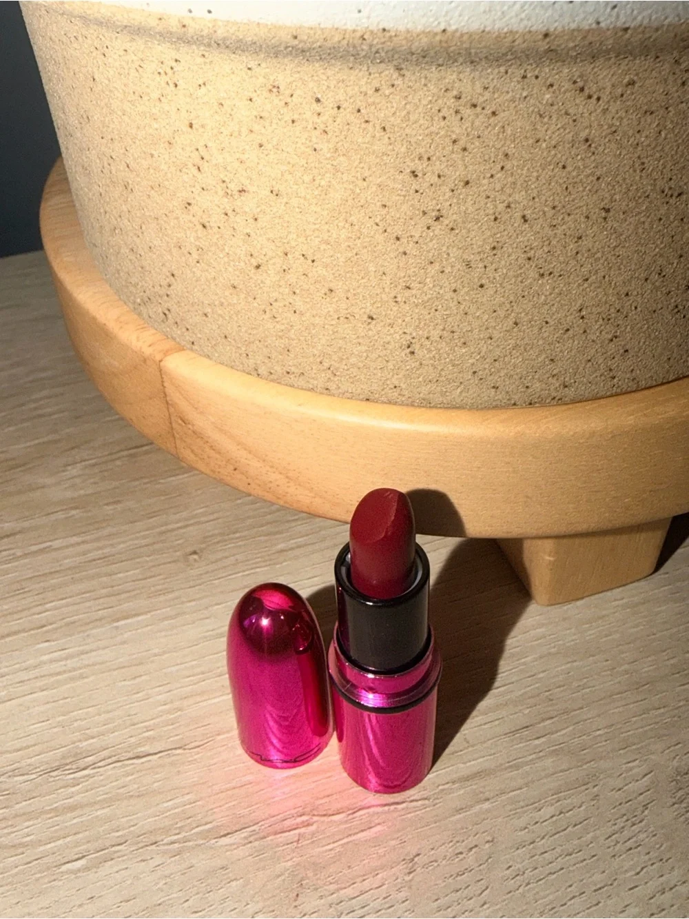MAC LIPSTICK (NWT) Deep Wine Shade TRAVEL SIZE Shade: Bow Up